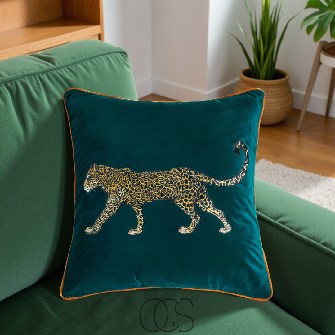 OCS - Panter Kussen Groen-Goud – velvet luxe met een gedurfd accent