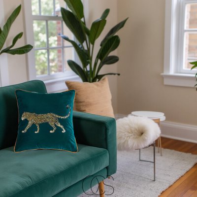 OCS - Panter Kussen Groen-Goud – velvet luxe met een gedurfd accent