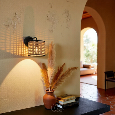 OCS - Cilindervormige wandlamp van natuurlijk rotan