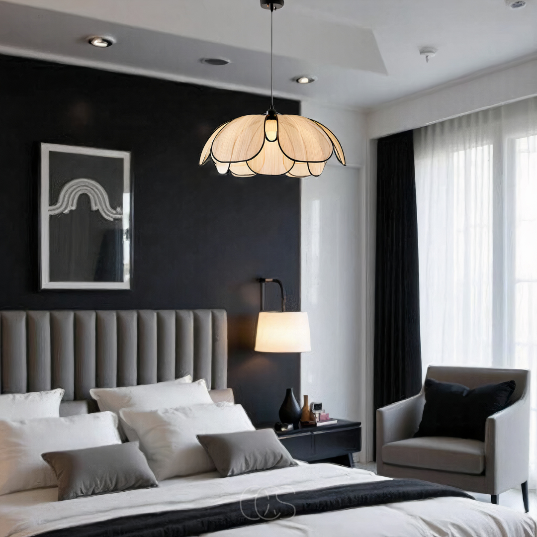 OCS - Bloemvormige Rotan Hanglamp met Zwarte Accenten